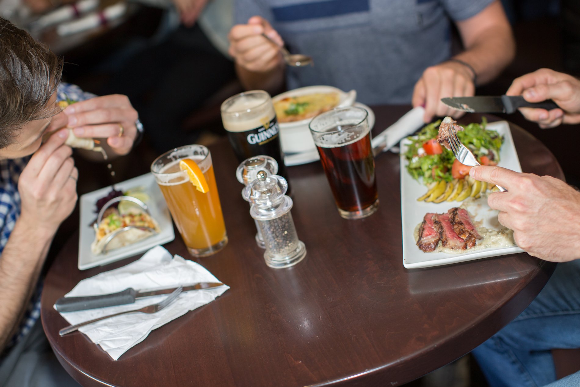 5 Signs of a Good Place to Eat in Kelowna | Brandt's Creek Pub